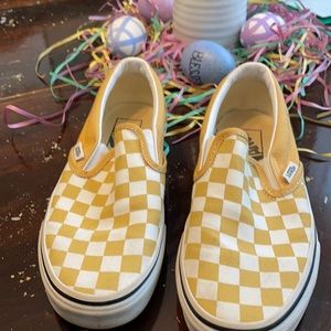 Yellow and white checked Vans slip on Men’s 4 Women’s 5.5